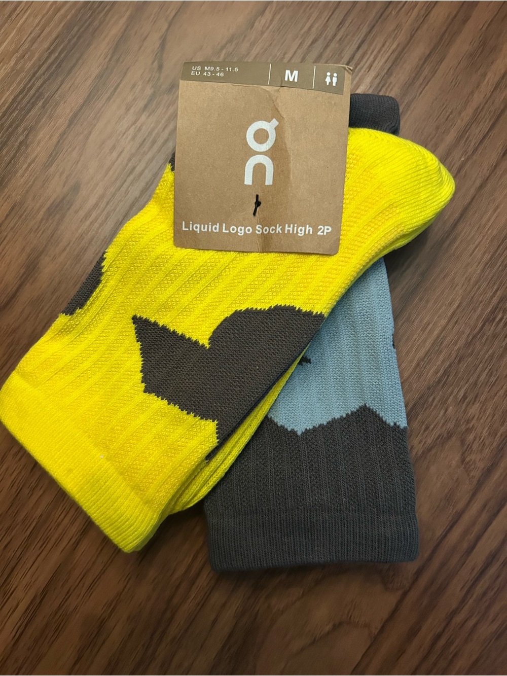 On Running on cloud PACK OF 2 PAIRS LIQUID LOGO Socks MEN